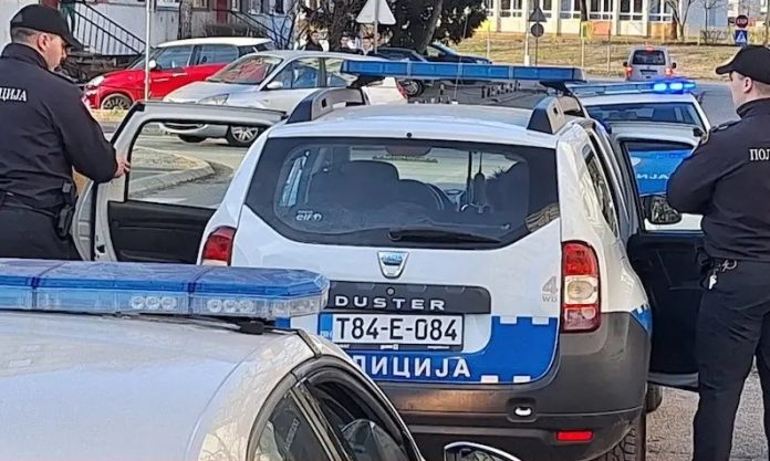 policija