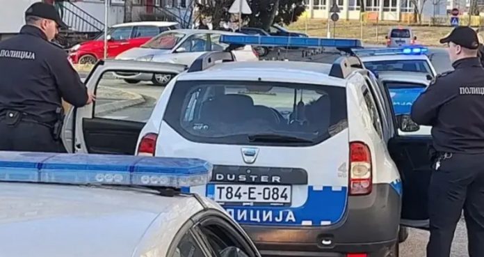 policija
